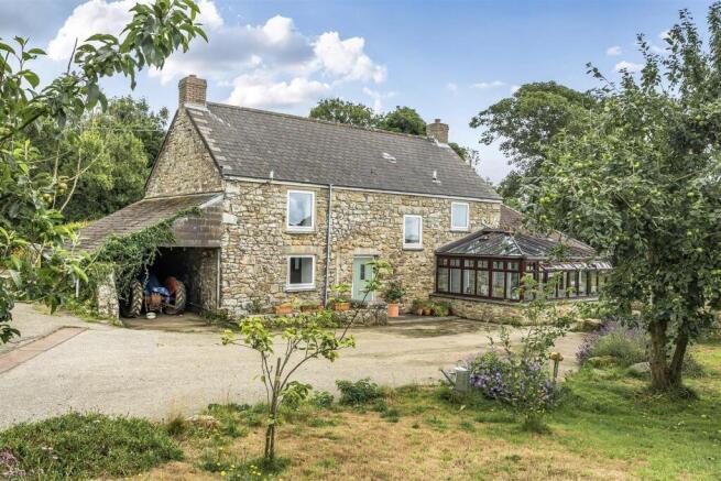 4 bed property, in Nr St Erth, £900,000