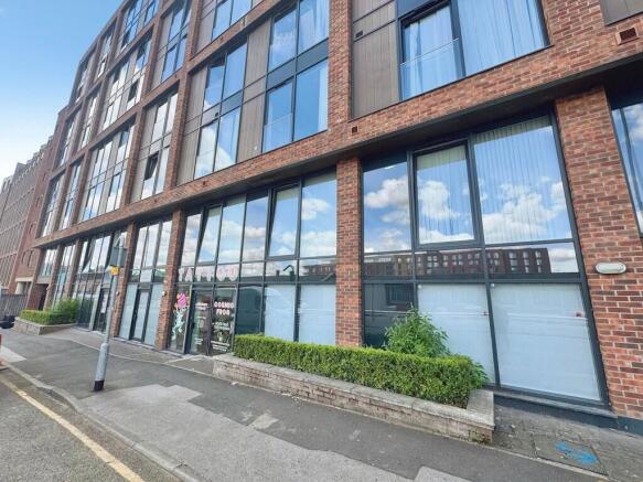 1 bed property, in Victoria House, £70,000