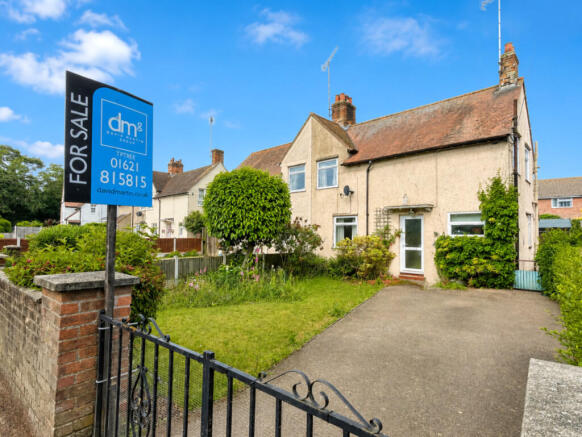 3 bed property, in Church Road, £275,000