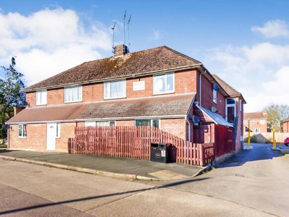 7 bed property, in The Fairway, £600,000
