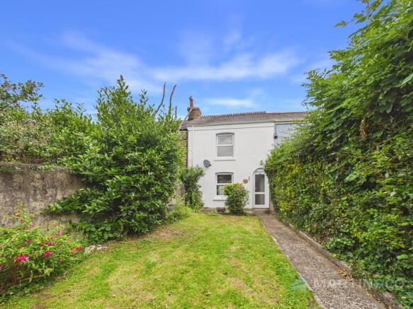 2 bed property, in Truro, £249,950