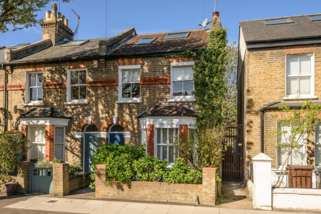 3 bed property, in Hardy Road, £975,000
