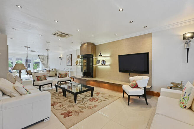5 bed property, in Stanmore Hill, £2,000,000