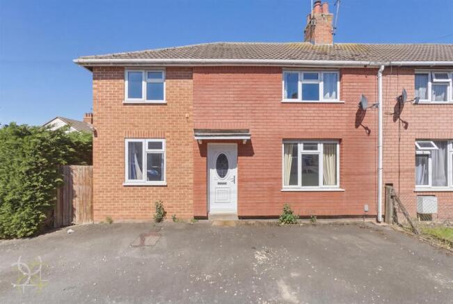4 bed property, in Avon Street, £250,000