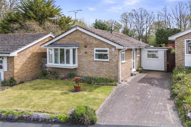 2 bed property, in Pitsham Wood, £475,000