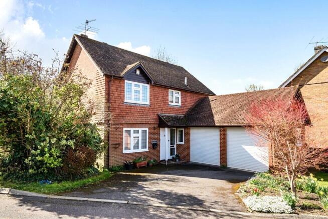 3 bed property, in George Eliot Close, £725,000