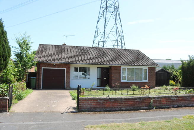 3 bed property, in Westbourne Drive, £150,000