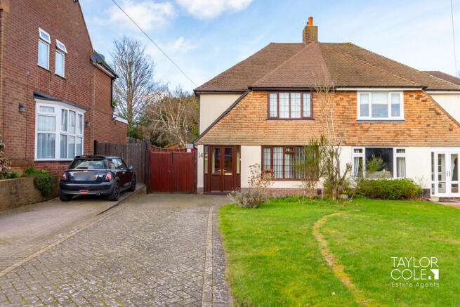 3 bed property, in Dower Road, £475,000