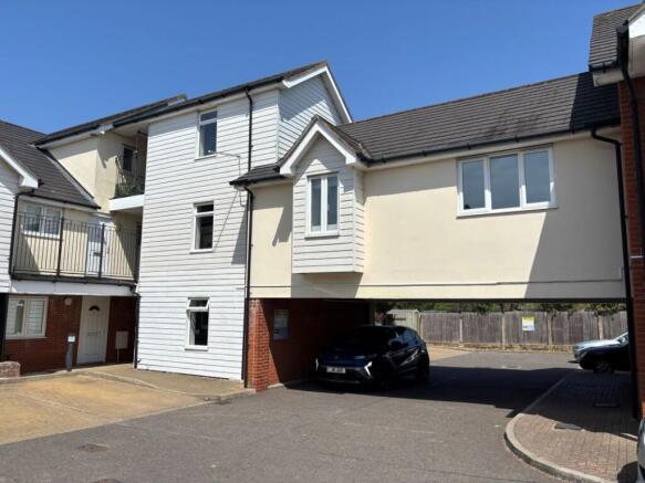 1 bed property, in 9 Lime Tree Place, £60,000