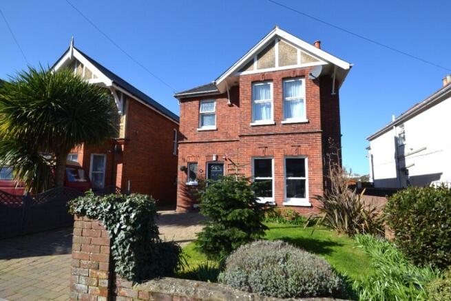 4 bed property, in West Hill Road, £425,000