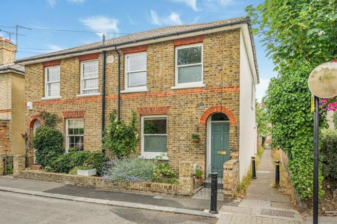 3 bed property, in Algar Road, £799,950