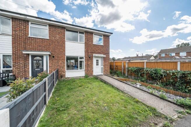 3 bed property, in Lavender Court, £230,000