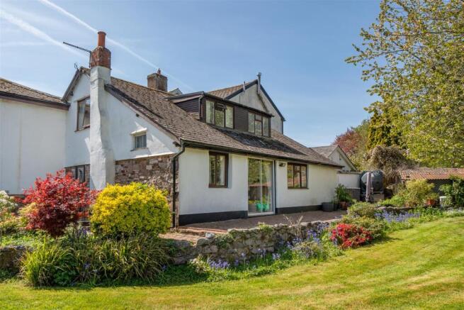 7 bed property, in Newton St. Cyres, £750,000