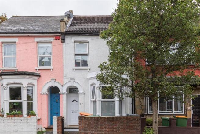 3 bed property, in Maryland Square, £550,000
