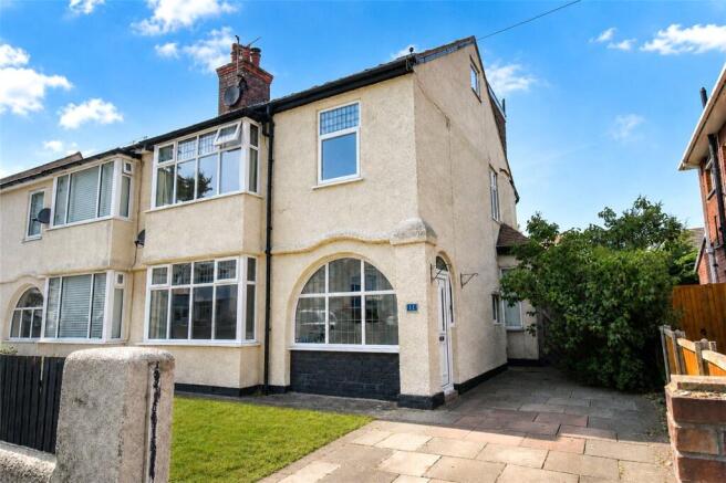 4 bed property, in Cleveley Road, £450,000