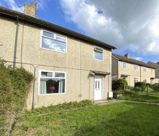 3 bed property, in 30 Turnpike Road, £70,000