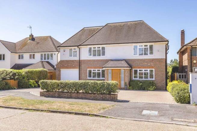5 bed property, in Kingswood Close, £1,750,000
