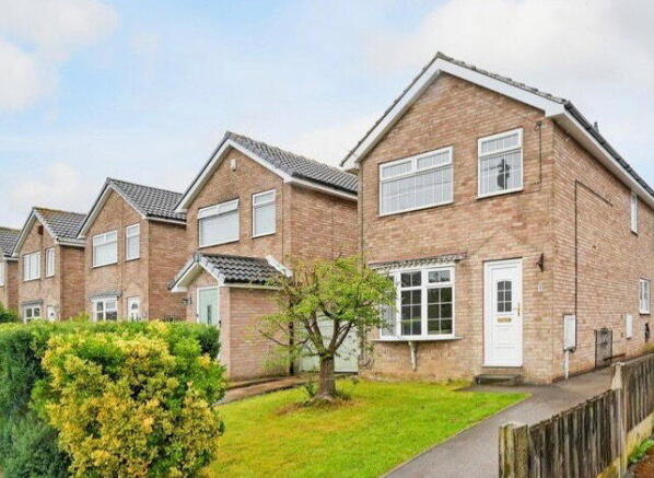 3 bed property, in Magna Close, £220,000