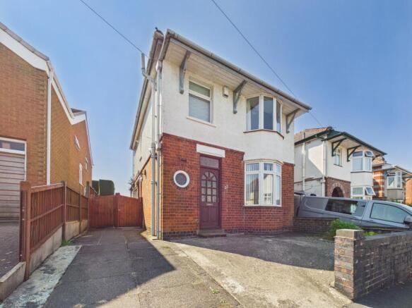 3 bed property, in Trinity Vicarage Road, £320,000