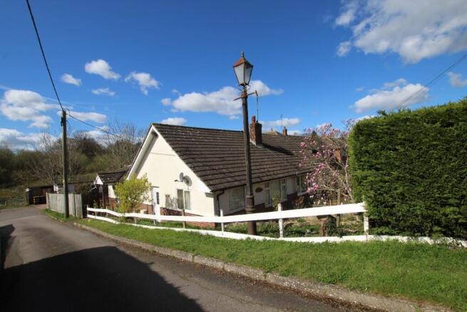3 bed property, in Smeeth TN25, £350,000