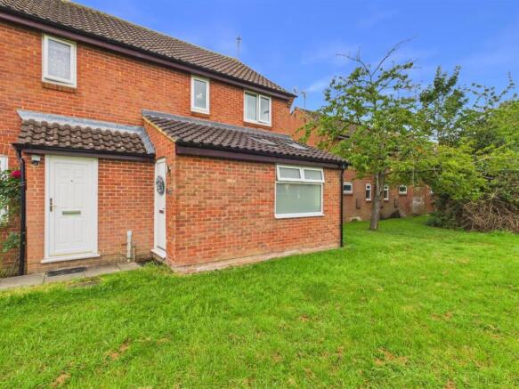 3 bed property, in Langstone Close, £315,000