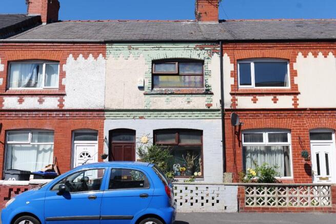 2 bed property, in Newcastle Avenue, £76,000