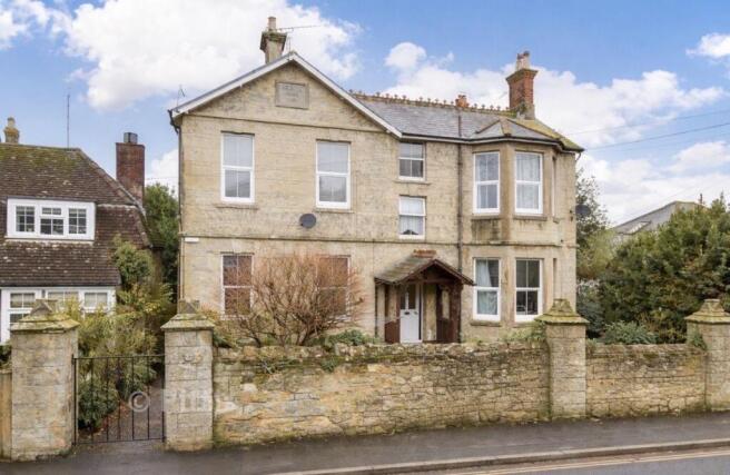2 bed property, in Prospect Road, £129,500
