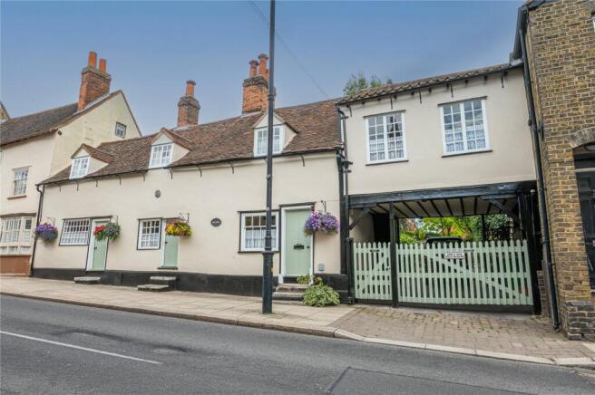 3 bed property, in South Street, £525,000