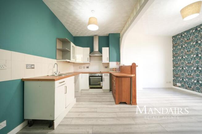 1 bed property, in 105 Park Road, £50,000