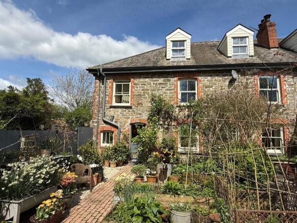 3 bed property, in Grenville Road, £420,000