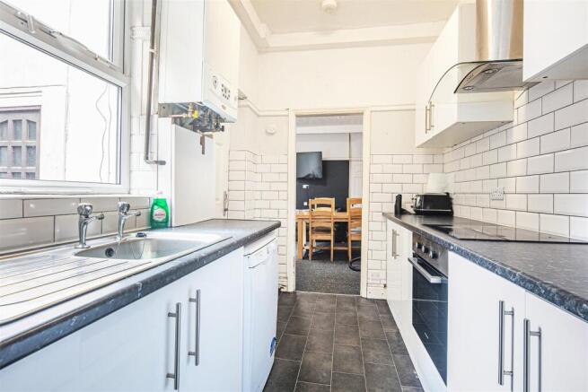 6 bed property, in Springvale Road, £365,000