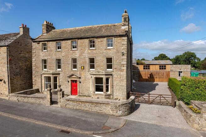 10 bed property, in The Grove, £650,000