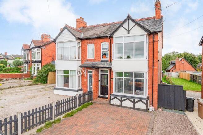 3 bed property, in Bedford Villas, £235,000