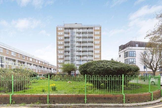 2 bed property, in Stockton House, £335,000