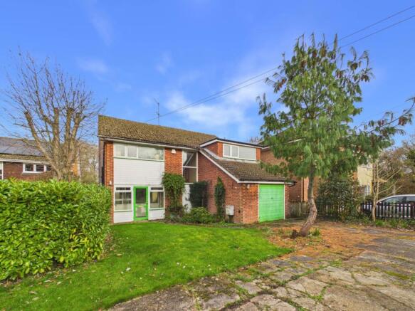 4 bed property, in Worlds End Lane, £695,000