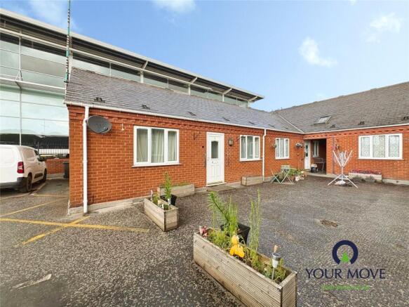 2 bed property, in Sleaths Yard, £115,000