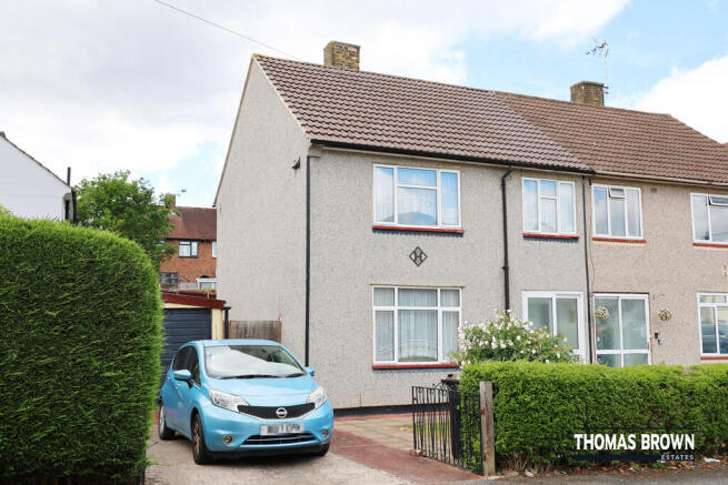 3 bed property, in Clarendon Grove, £440,000