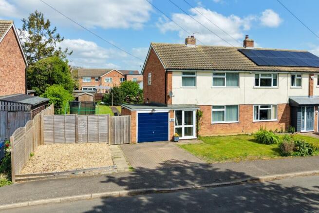 3 bed property, in St. Ives, £425,000