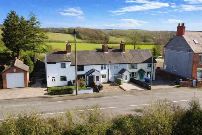 2 bed property, in Street Lane, £139,950