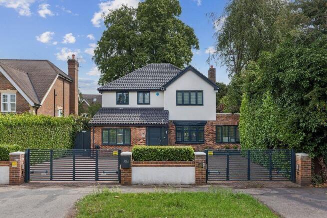 6 bed property, in Gills Hill Lane, £1,950,000