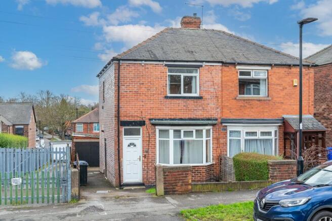 2 bed property, in Lound Road, £145,000