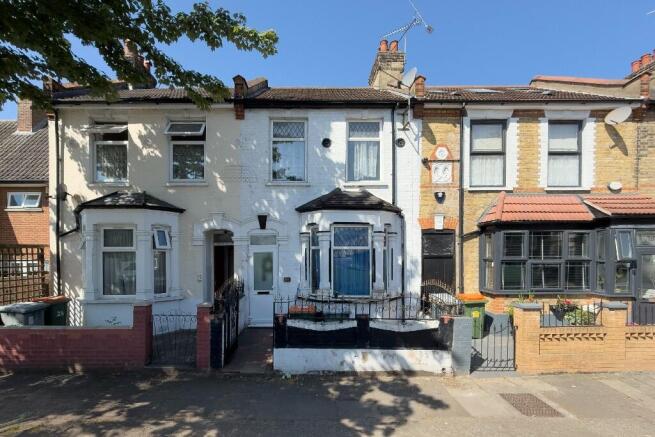 3 bed property, in Buxton Road, £500,000