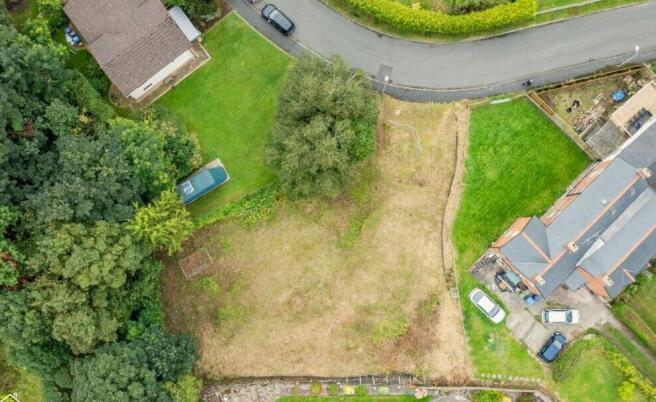4 bed property, in Land At Trefnant Isa, £80,000