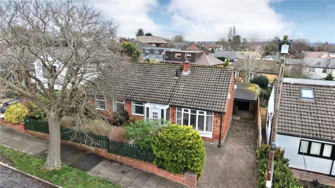 3 bed property, in Andrews Walk, £375,000