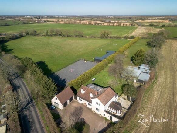 6 bed property, in Thorrington, £900,000