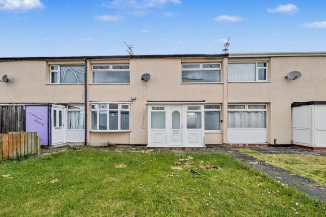3 bed property, in Newbury Way, £48,000