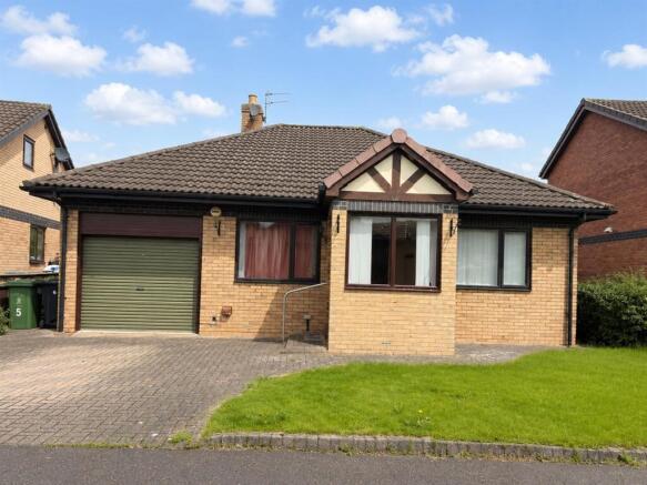 3 bed property, in Forge Close, £250,000
