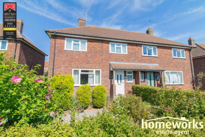 3 bed property, in Sandy Lane, £180,000