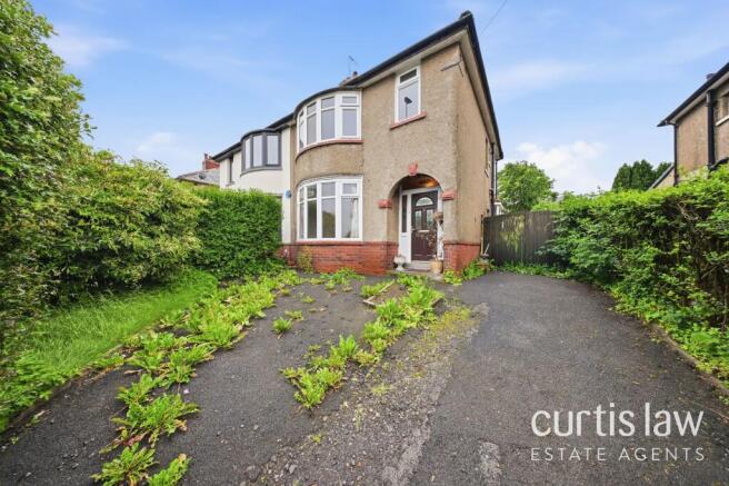 3 bed property, in Livesey Branch Road, £180,000