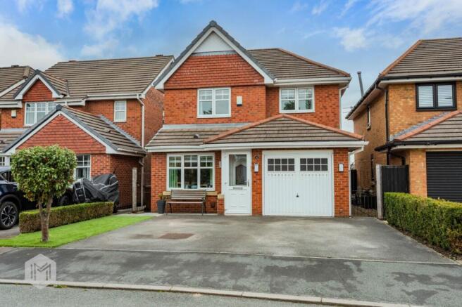 4 bed property, in Gleneagles Close, £375,000